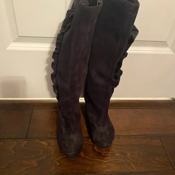 Fergalicious by Fergie black suede knee high boots size 6 - Picture 4 of 6